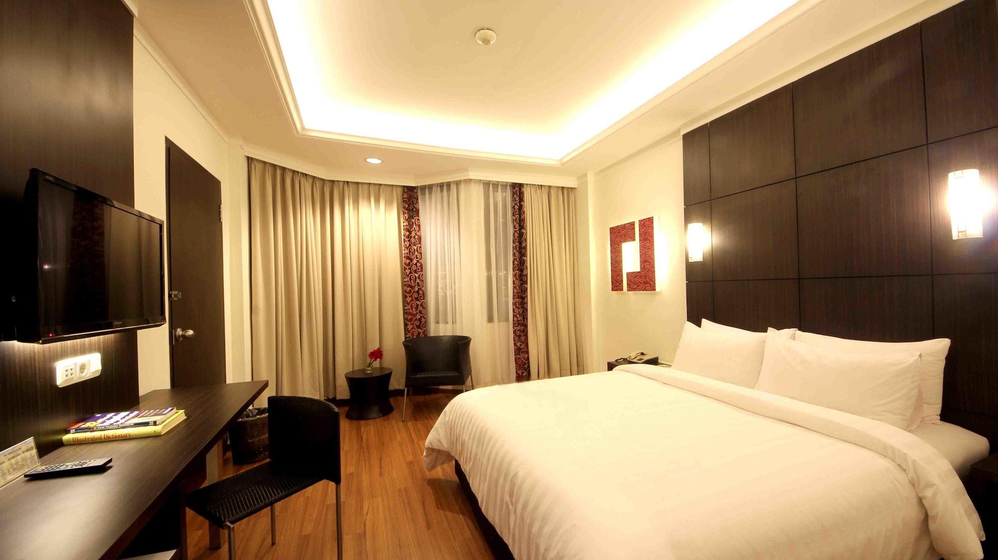 Bentani Hotel & Residence Cirebon Buitenkant foto