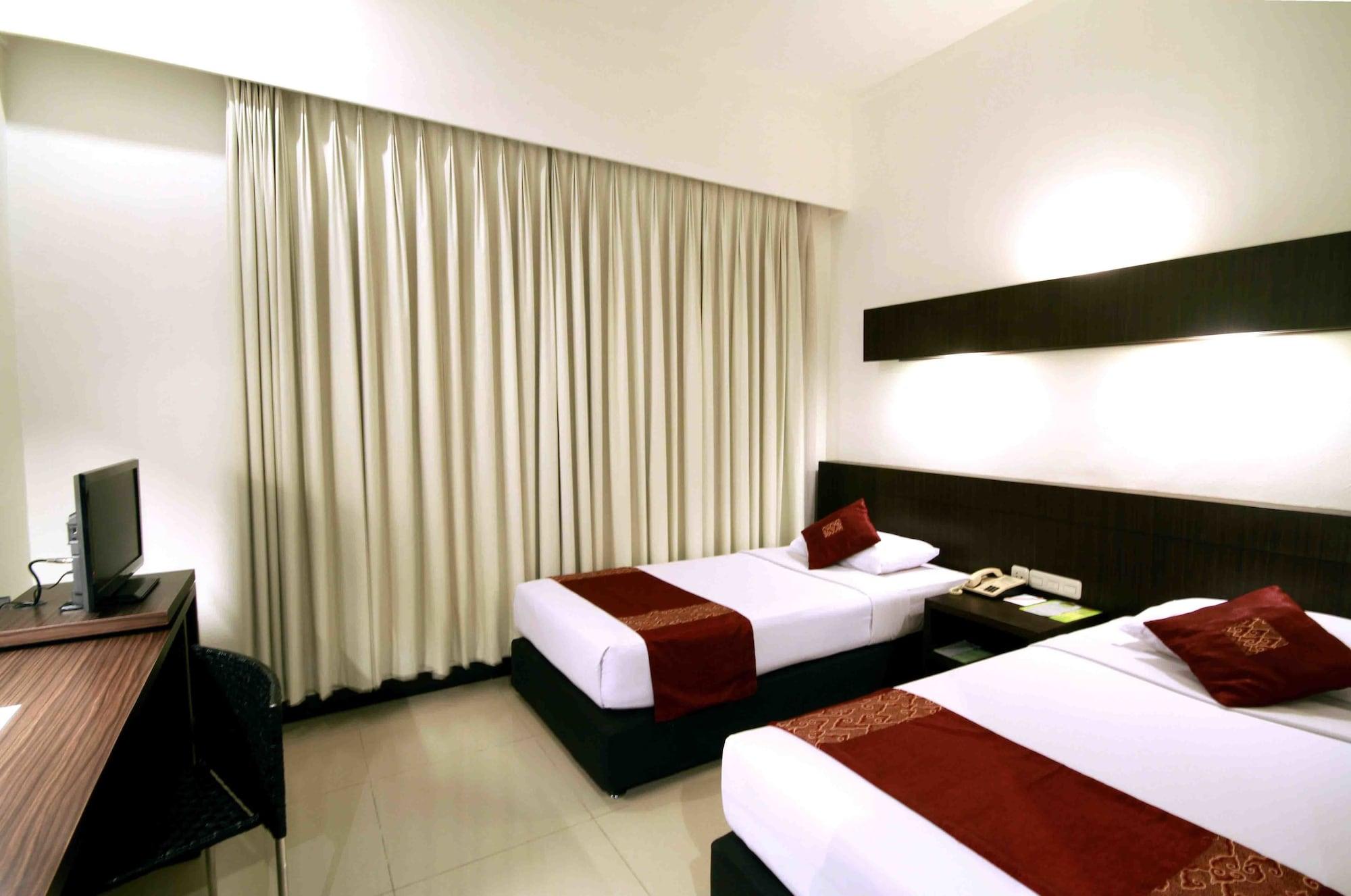 Bentani Hotel & Residence Cirebon Buitenkant foto