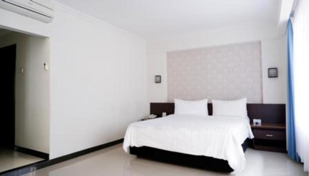 Bentani Hotel & Residence Cirebon Buitenkant foto