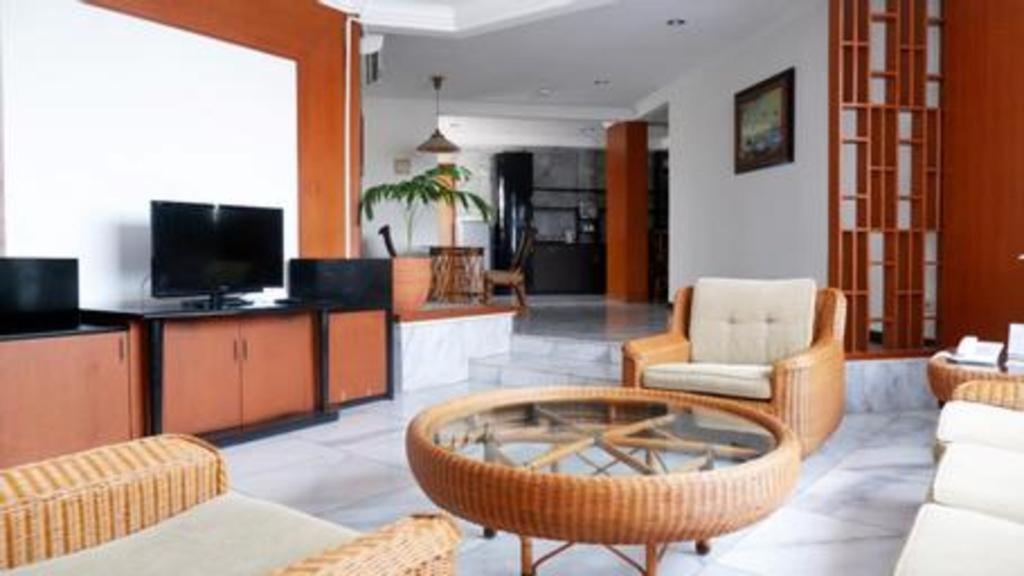 Bentani Hotel & Residence Cirebon Buitenkant foto
