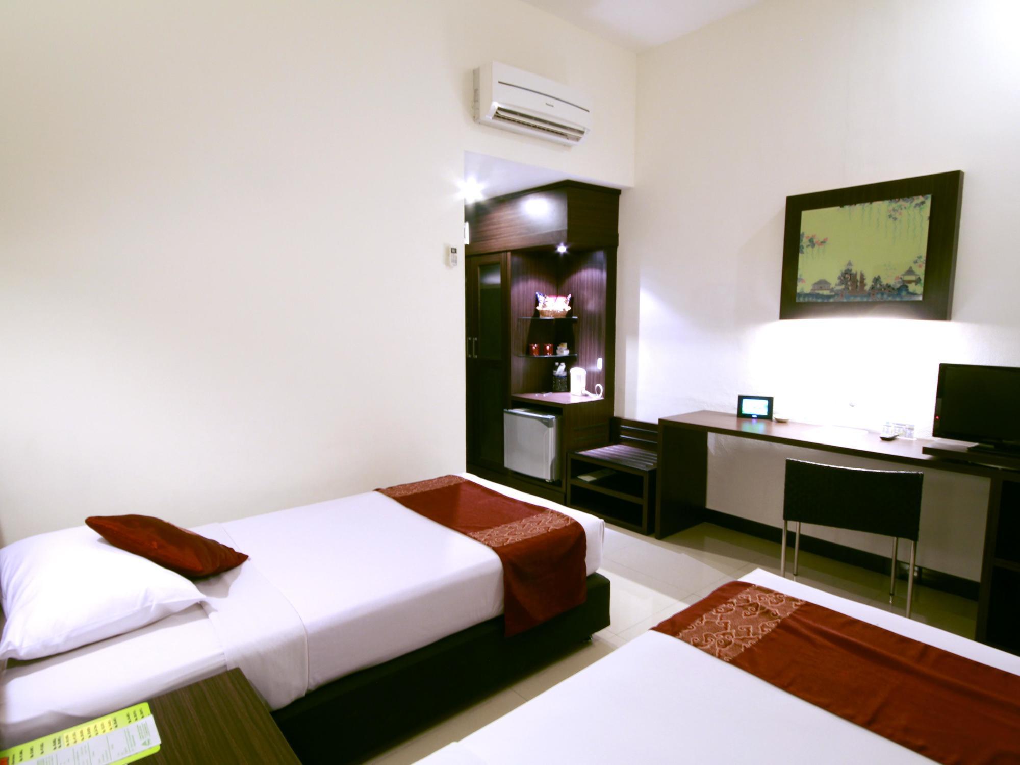 Bentani Hotel & Residence Cirebon Buitenkant foto