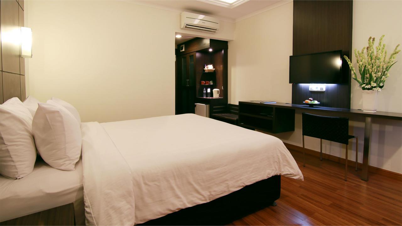 Bentani Hotel & Residence Cirebon Buitenkant foto