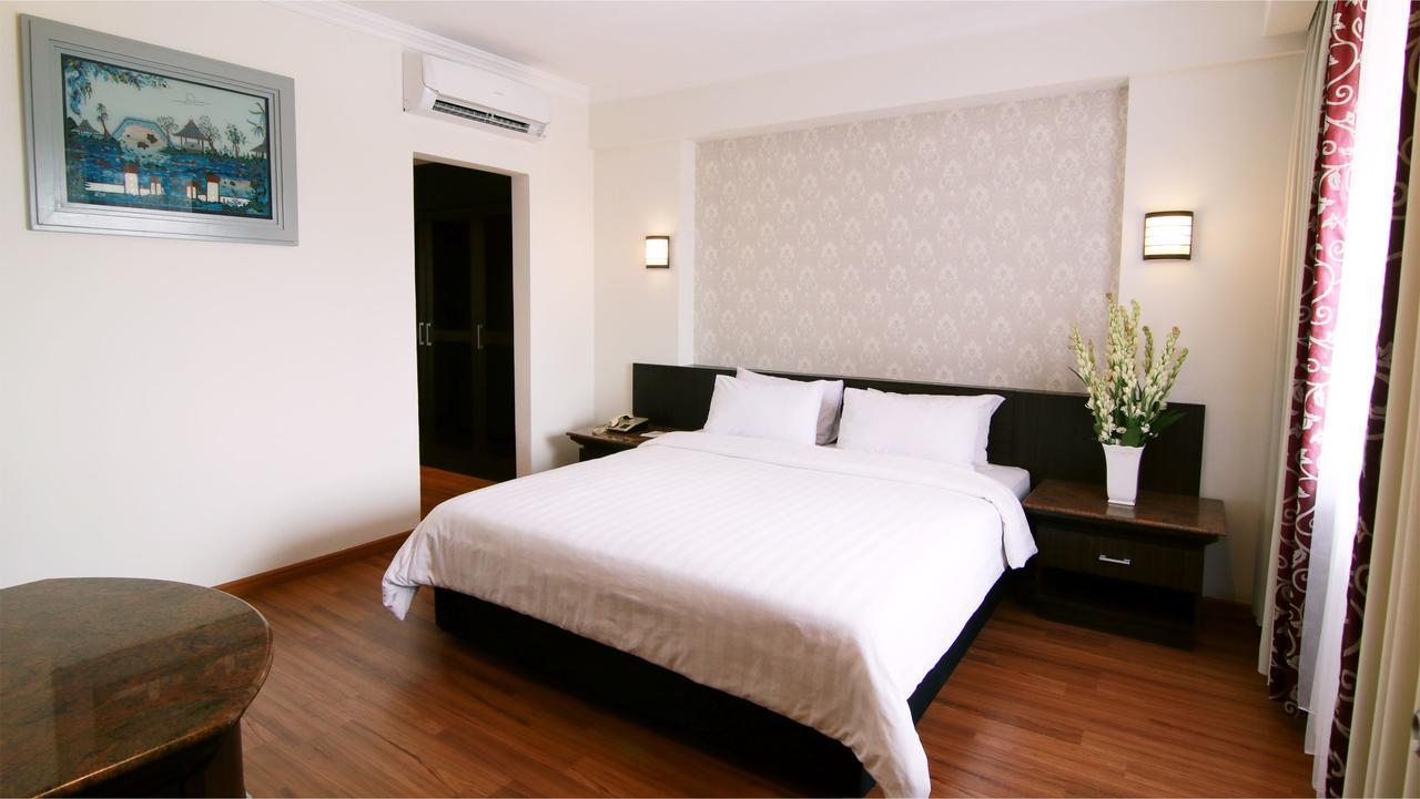 Bentani Hotel & Residence Cirebon Buitenkant foto
