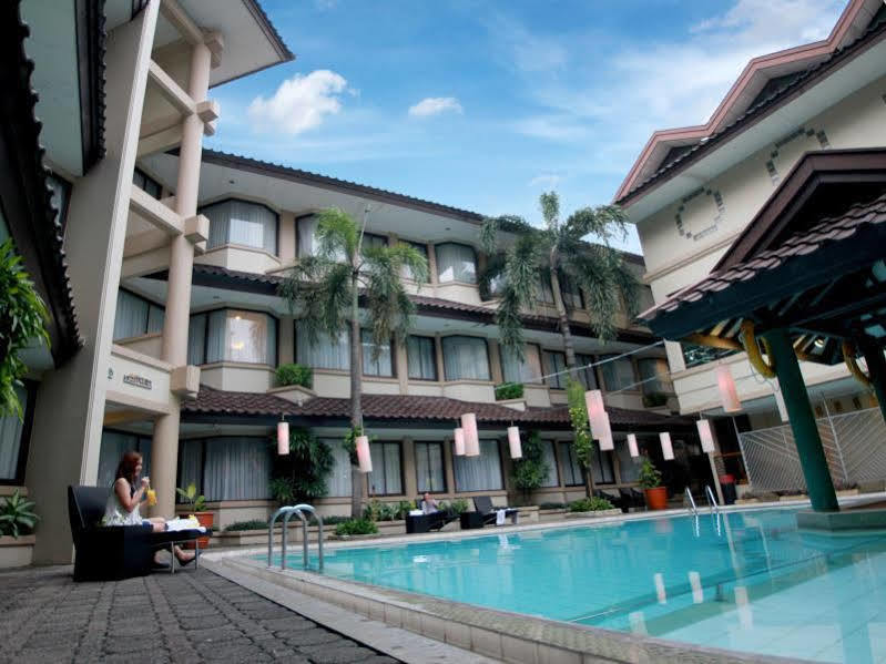 Bentani Hotel & Residence Cirebon Buitenkant foto