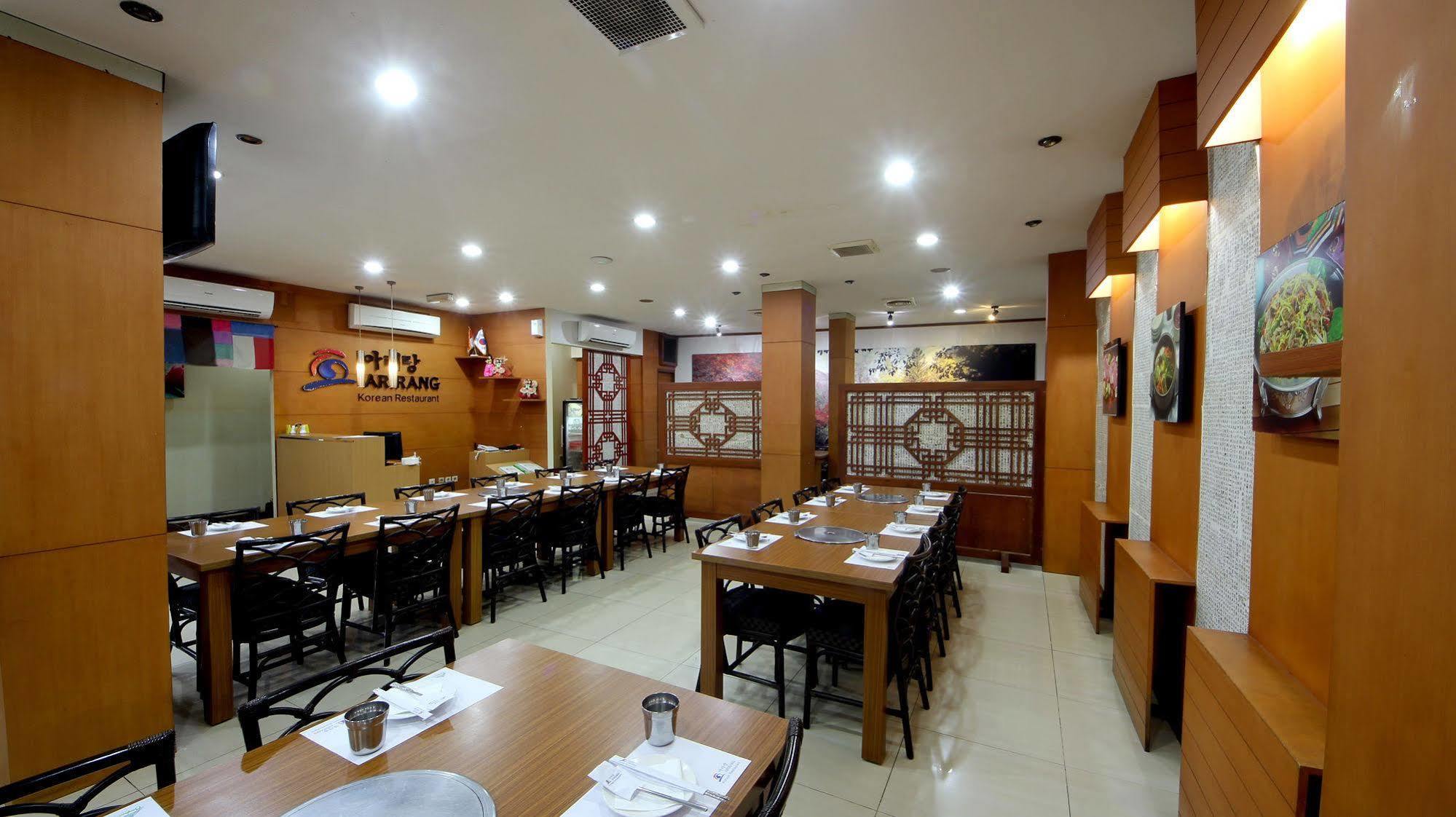 Bentani Hotel & Residence Cirebon Buitenkant foto