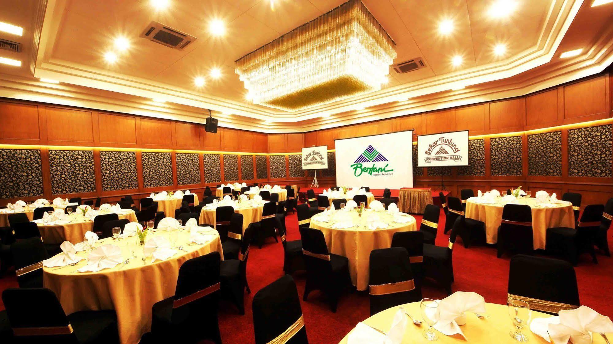 Bentani Hotel & Residence Cirebon Buitenkant foto