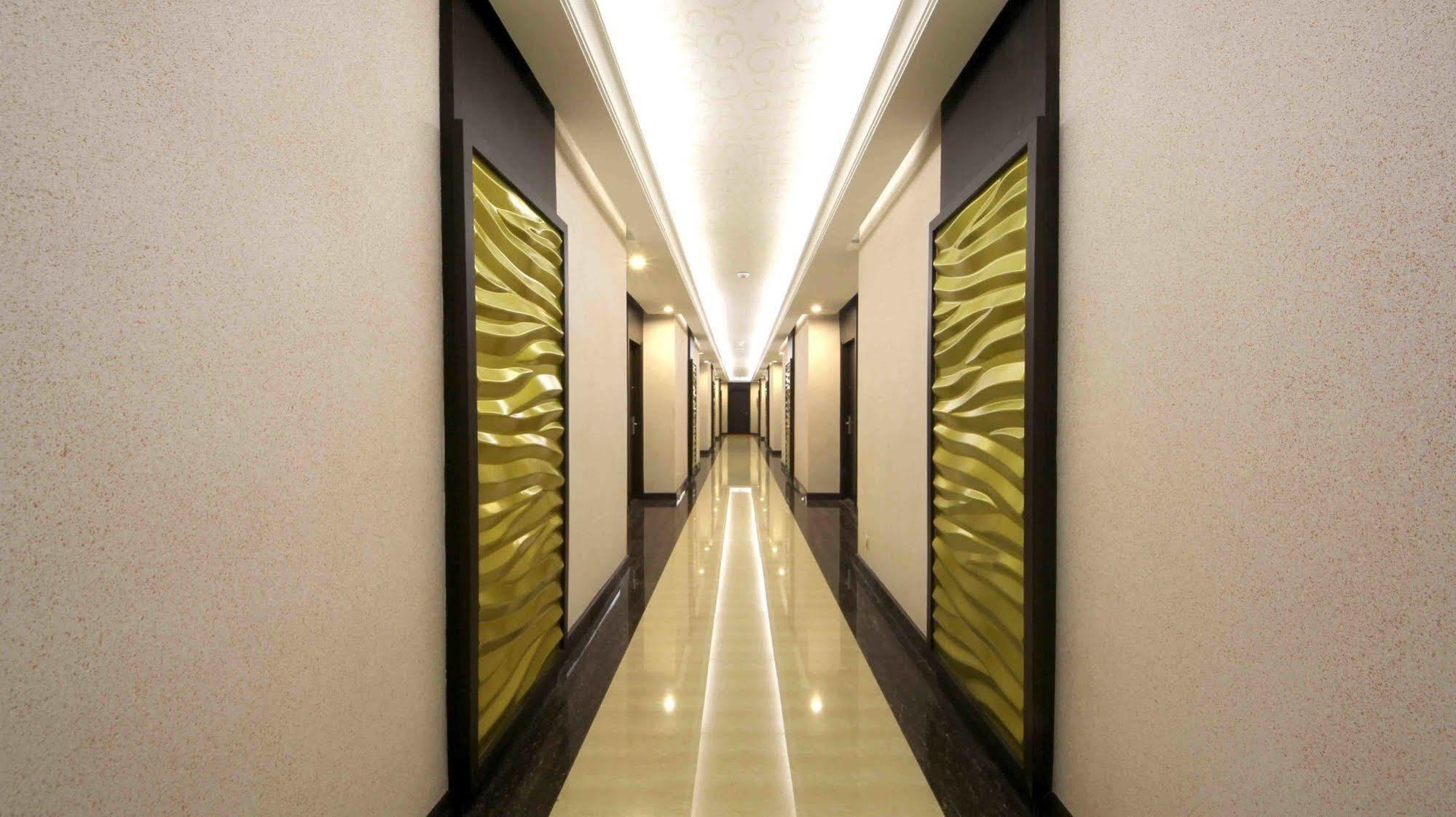 Bentani Hotel & Residence Cirebon Buitenkant foto